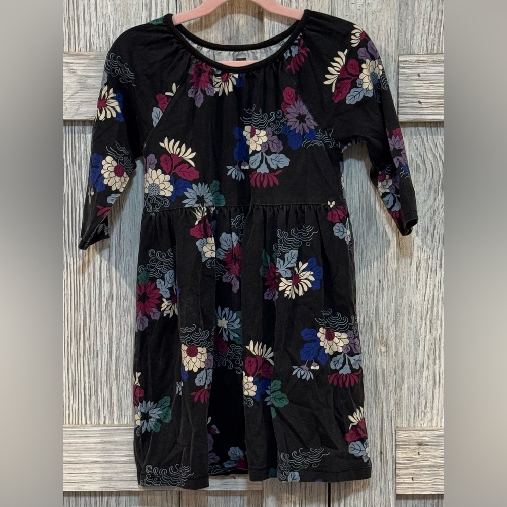 Tea Collection Black and White Floral Knit Fabric Dress Girls sz 6